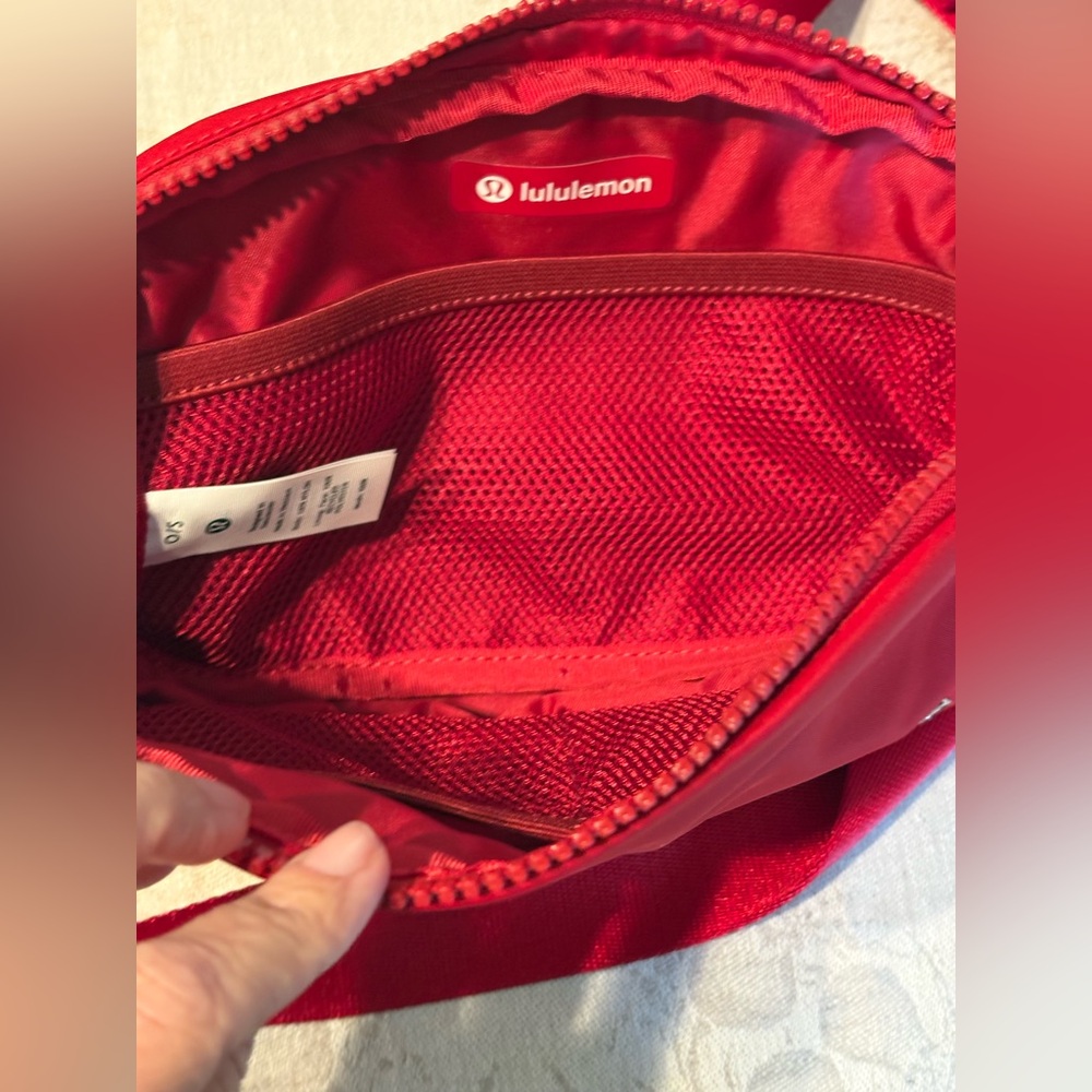 Lululemon Everywhere Belt Bag University of Alabama Script A logo - Picture 6 of 8